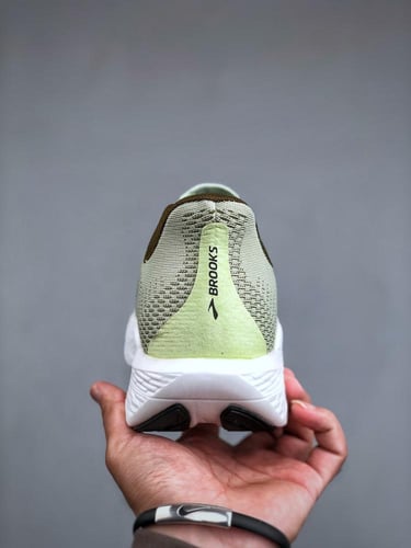 حذاء بروكس هايبرون ماكس Brooks Hyperion Max 2