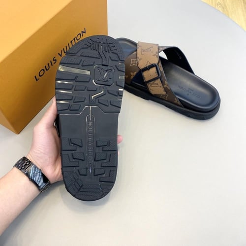 صندل لويس فيتون