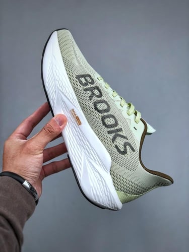 حذاء بروكس هايبرون ماكس Brooks Hyperion Max 2