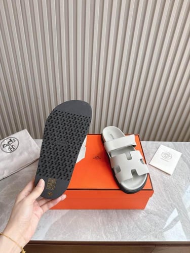 صندل هيرمز شايبر للجنسين