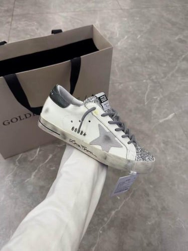 حذاء سنيكرز جولدن جوس Golden Goose