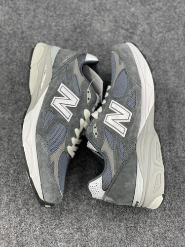 نيو بالانس 990