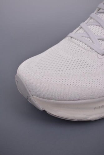 نيوبالانس 1080V13