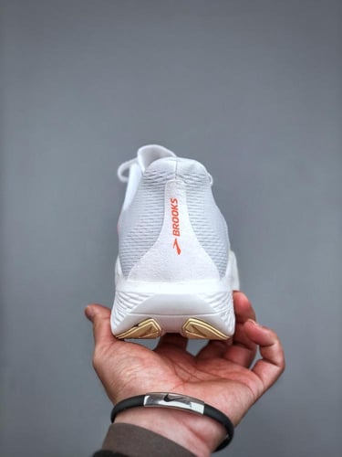 حذاء بروكس هايبرون ماكس Brooks Hyperion Max 2