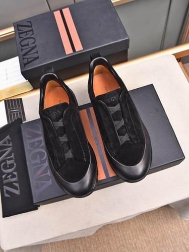 حذاء رجالي زينيا تربيل ستيتش مونتي جلد شامواة اسود