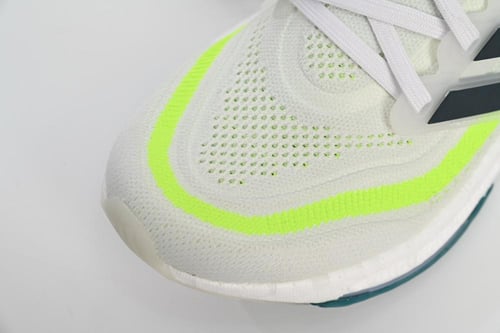 حذاء الترا بوست