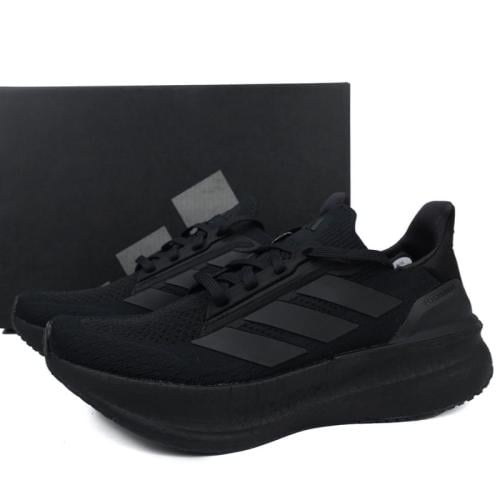 حذاء الترا بوست 5