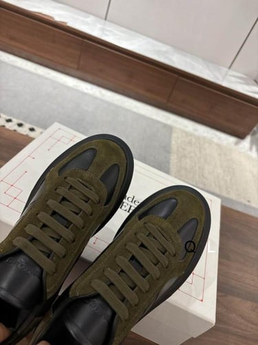 حذاء سنيكرز اليكساندر ماكوين