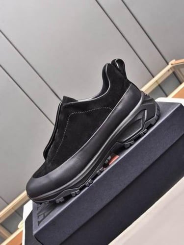 حذاء رجالي زينيا تربيل ستيتش مونتي جلد شامواة اسود