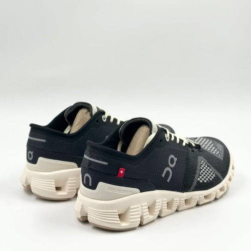 حذاء اون راننج كلاود