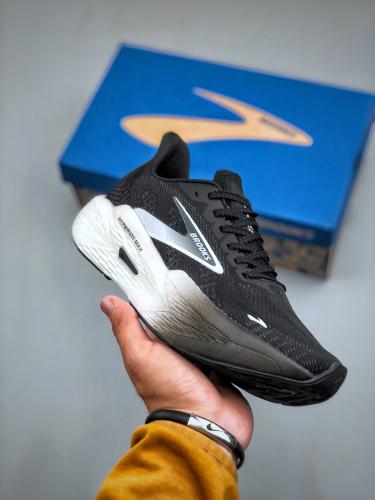 حذاء بروكس هايبرون ماكس Brooks Hyperion Max 2