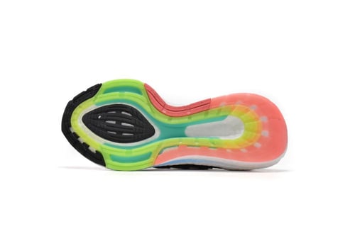 حذاء الترا بوست 22