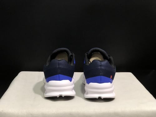 حذاء اون راننج on running cloudrunner