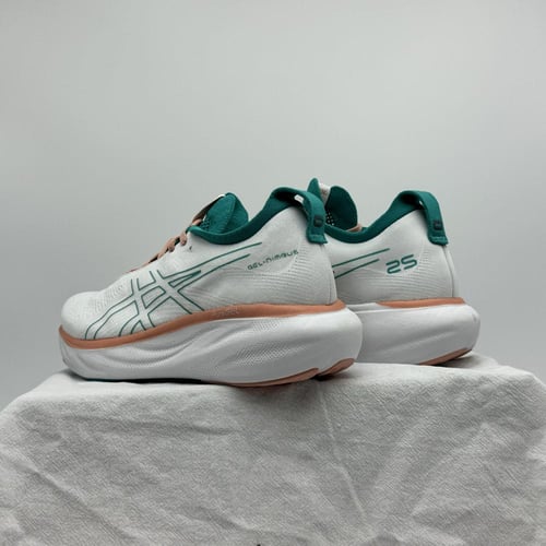 حذاء اسيكس Nimbus 25