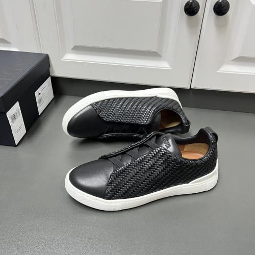 حذاء رجالي زينيا تربيل ستيتش جلد أسود