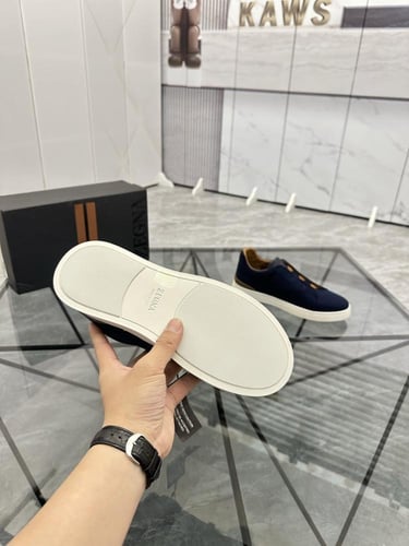 حذاء رجالي زينيا تربيل ستيتش جلد شامواه كحلي