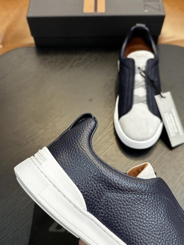 حذاء رجالي زينيا تربيل ستيتش جلد شامواه رصاصي ورما...