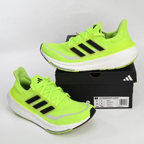 حذاء الترا بوست 23