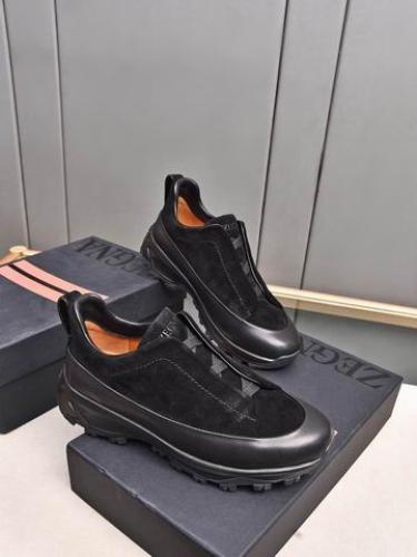 حذاء رجالي زينيا تربيل ستيتش مونتي جلد شامواة اسود