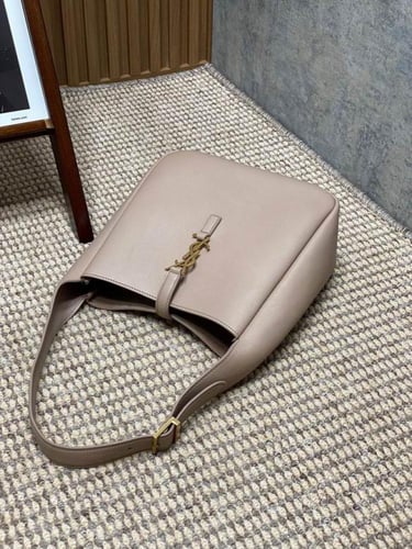 شنطة نسائية