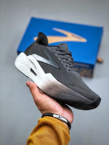حذاء بروكس هايبرون ماكس Brooks Hyperion Max 2
