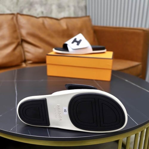 صندل هيرمز رجالي ابيض