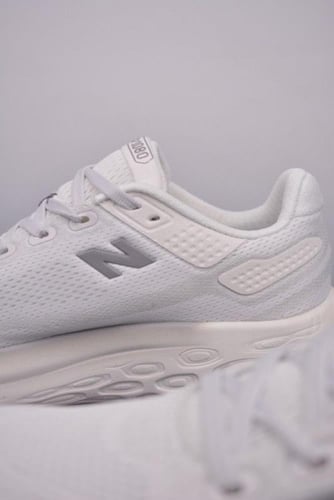 نيوبالانس 1080V13