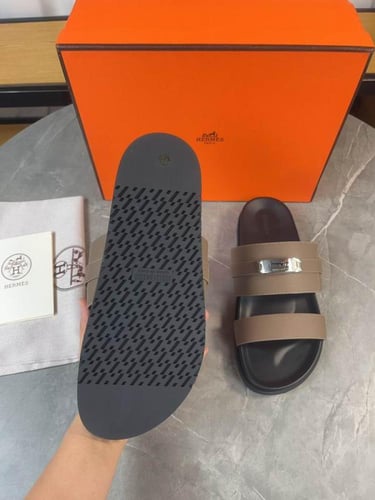 صندل هيرمز جاكسون رجالي بني فاتح