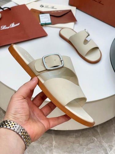 صندل لوروبيانا رجالي