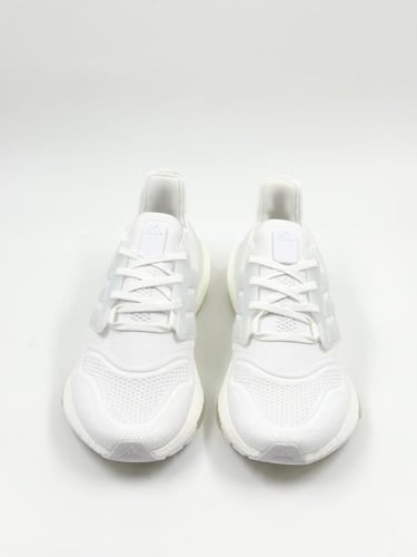 حذاء الترا بوست 22