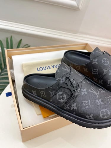 صندل لويس فيتون