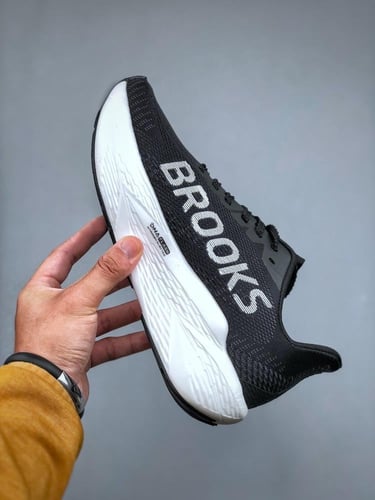 حذاء بروكس هايبرون ماكس Brooks Hyperion Max 2