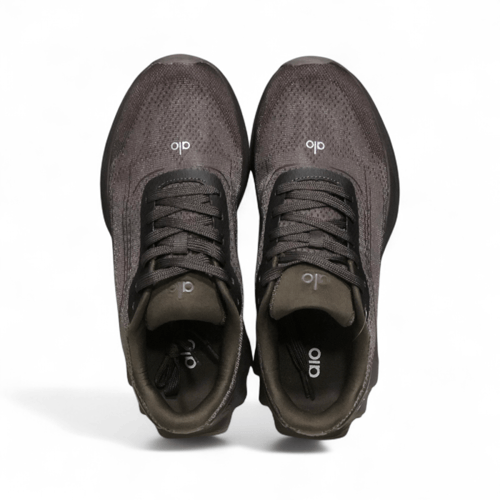 حذاء alo runner بني محروق للجنسين