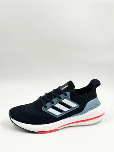 حذاء الترا بوست 22