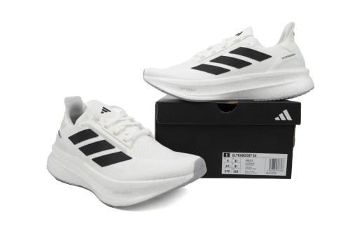 حذاء الترا بوست 5