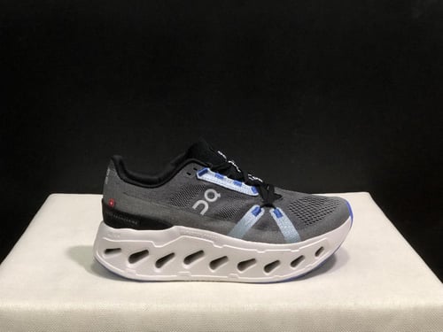 حذاء اون راننج on running cloudclipse