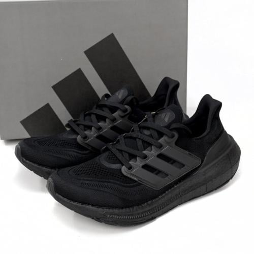 حذاء الترا بوست 23