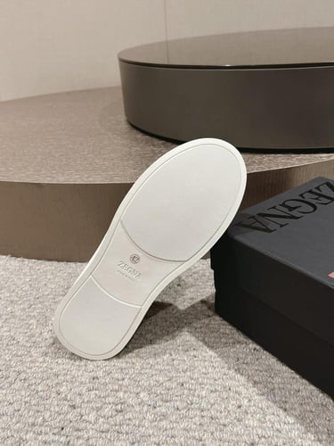 حذاء رجالي زينيا تربيل ستيتش قماش وجلد بني فاتح