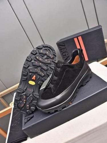 حذاء رجالي زينيا تربيل ستيتش مونتي جلد شامواة اسود