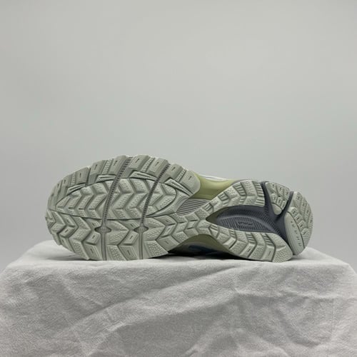 حذاء اسيكس KAHANA 8