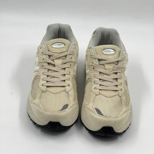 حذاء نيو بالانس 2002