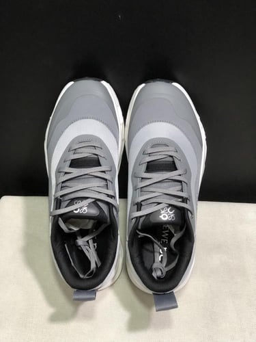 حذاء اون راننج on running cloud tilt2