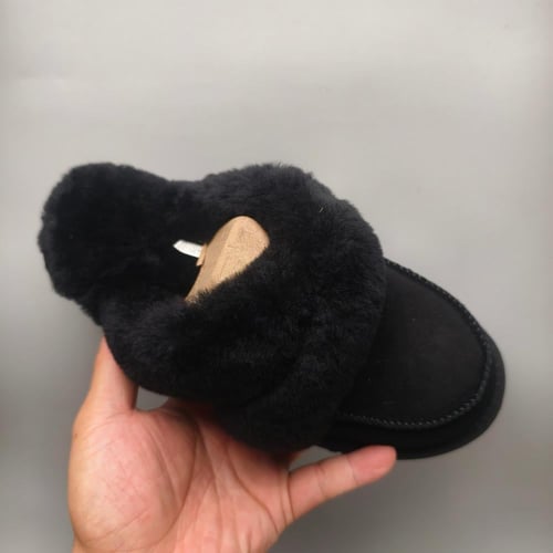 سليبر شتوي فرو نسائي اسود