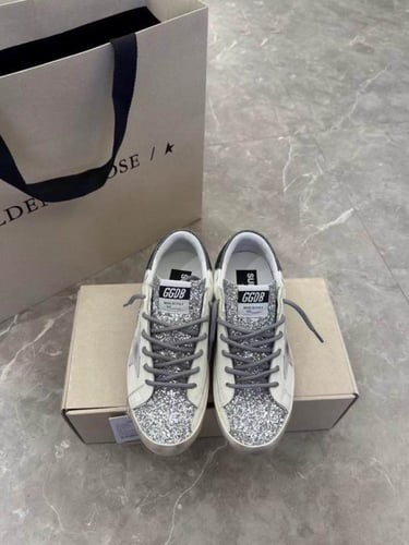 حذاء سنيكرز جولدن جوس Golden Goose