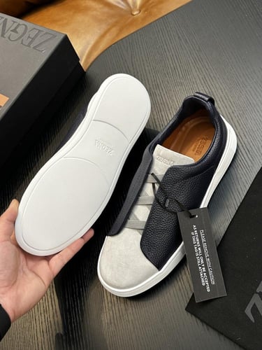 حذاء رجالي زينيا تربيل ستيتش جلد شامواه رصاصي ورما...