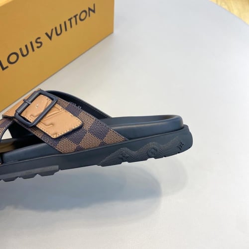 صندل لويس فيتون