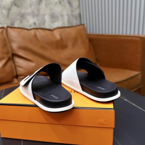 صندل هيرمز رجالي ابيض