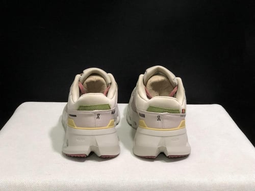 حذاء اون راننج on running cloudrunner2