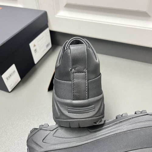 حذاء رجالي زينيا تربيل ستيتش مونتي جلد أسود