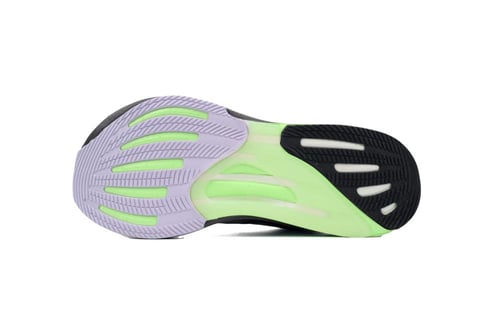 حذاء الترا بوست super nova